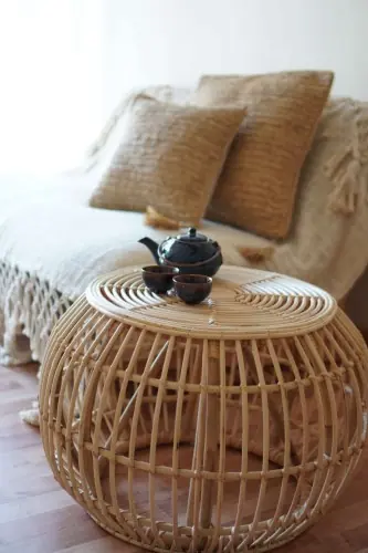 Szybka dostawa Rattanowy stolik BAREL | Bally Hands