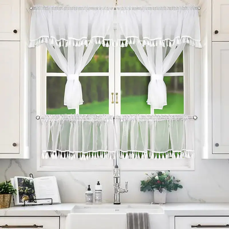 Oferta limitowana Komplet białych firan z zazdrostkami zdobiony frędzlami 300x100cm IVANA
