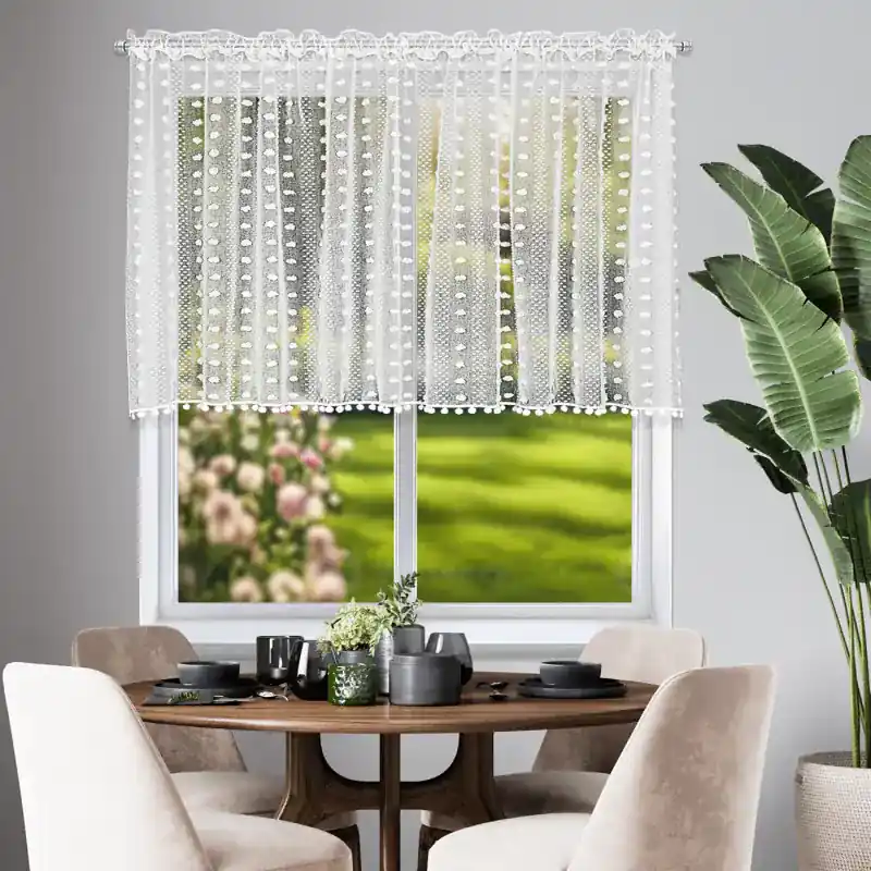 Firana biała z sable zdobiona pomponikami na taśmie 200x100cm PAPONA Oferta limitowana