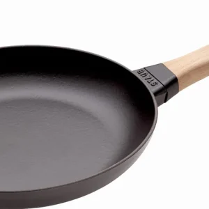 Staub - Patelnia żeliwna z drewnianym uchwytem 26 cm Darmowy zwrot